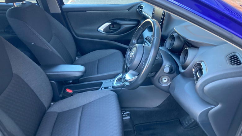 Toyota Yaris 1.5 Hybrid Design 5dr CVT Hybrid Hatchback